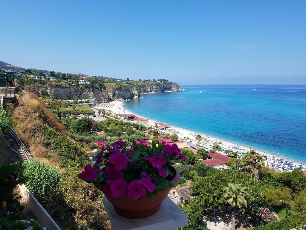 Hotel Il Lungomare Zambrone Buitenkant foto